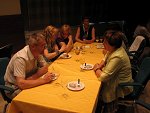 Po naporni konferenci se prileže malo sprostitve 